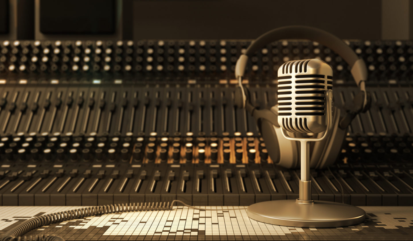 Microphone podcast management myths