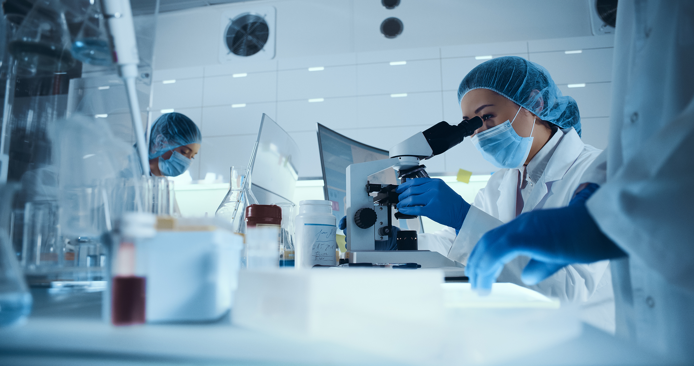 Balancing cutting-edge science, business and teamwork: the necessary ingredients for success in the biotech startup world - I by IMD