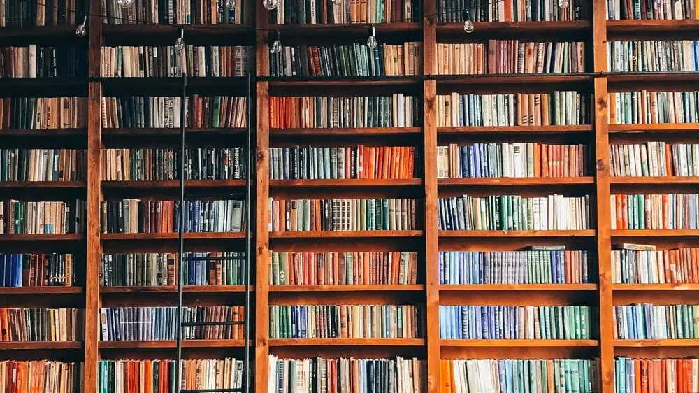 You are a business leader? Join a book Club ! -IbyIMD