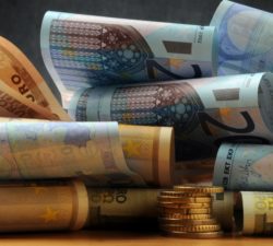 Euros pile