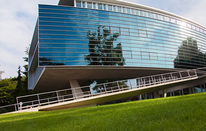 16437158867_929b420c53_w - IMD Business School