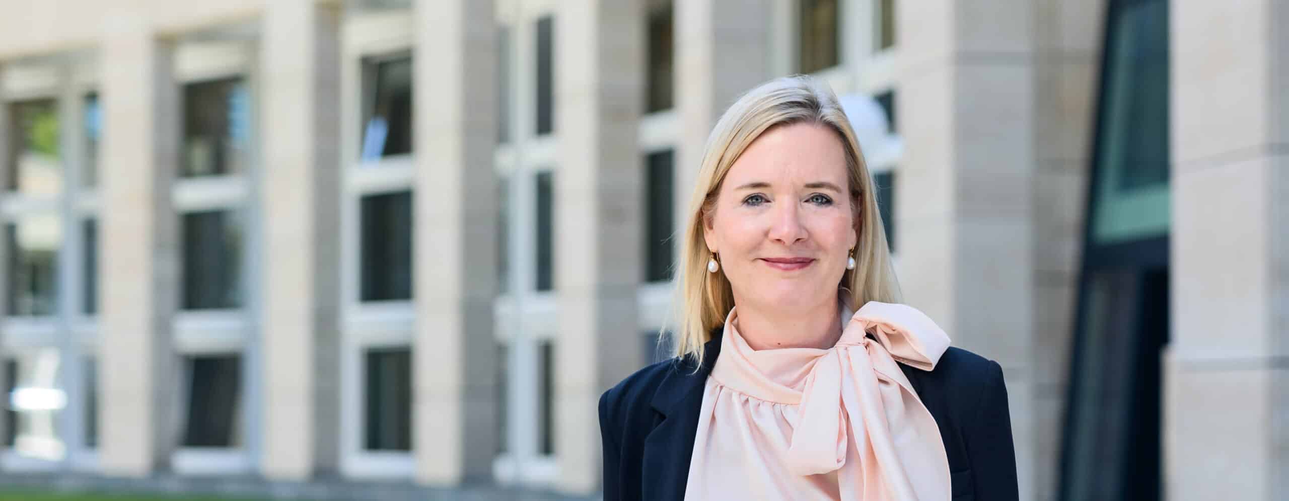 20220901-Faculty-KatharinaLange-TopBannerCampus-1440×560-x2-MH-comp - IMD Business School