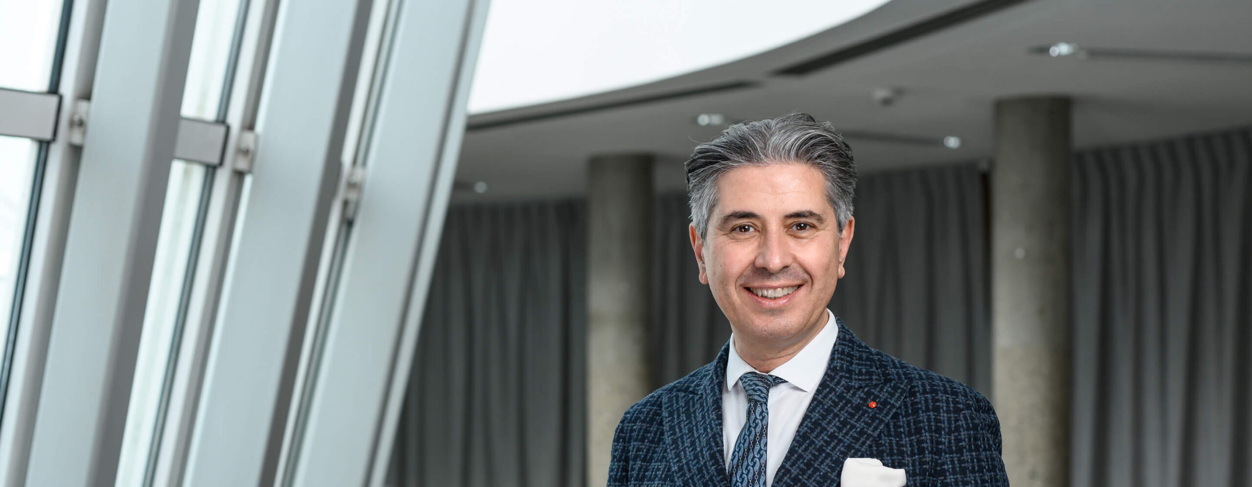 20220901-Faculty-StephaneGirod-TopBannerCampus-1440×560-x2-MH-comp - IMD Business School