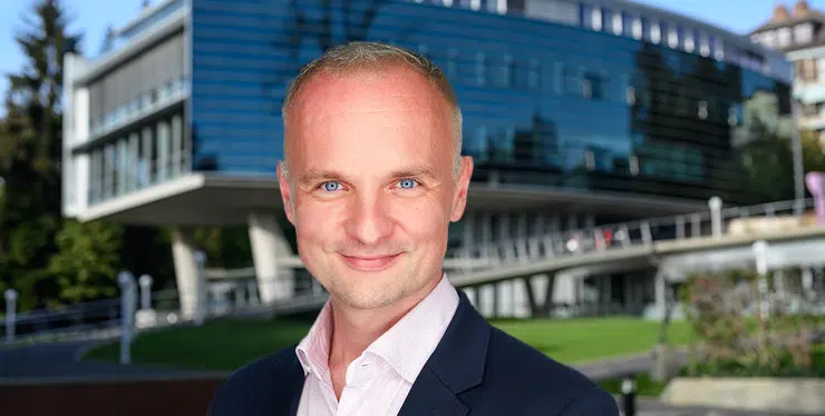 20240328-Faculty-Misiek_Piskorski-Card-740x374 - IMD Business School
