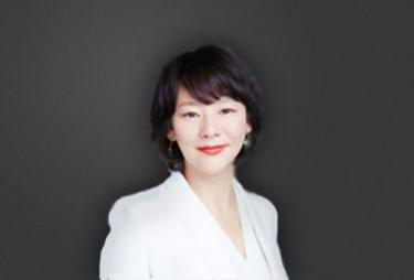 Yunfei Feng - IMD Business School