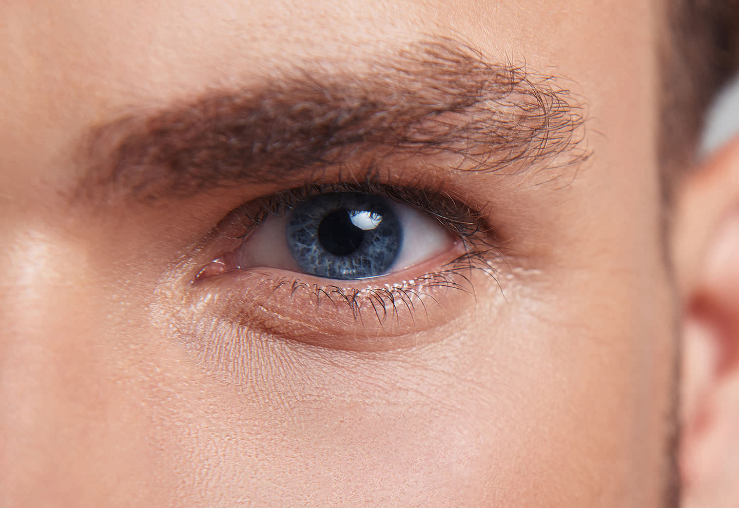 Think direct eye contact makes someone trustworthy? It can be a sign of something much darker
