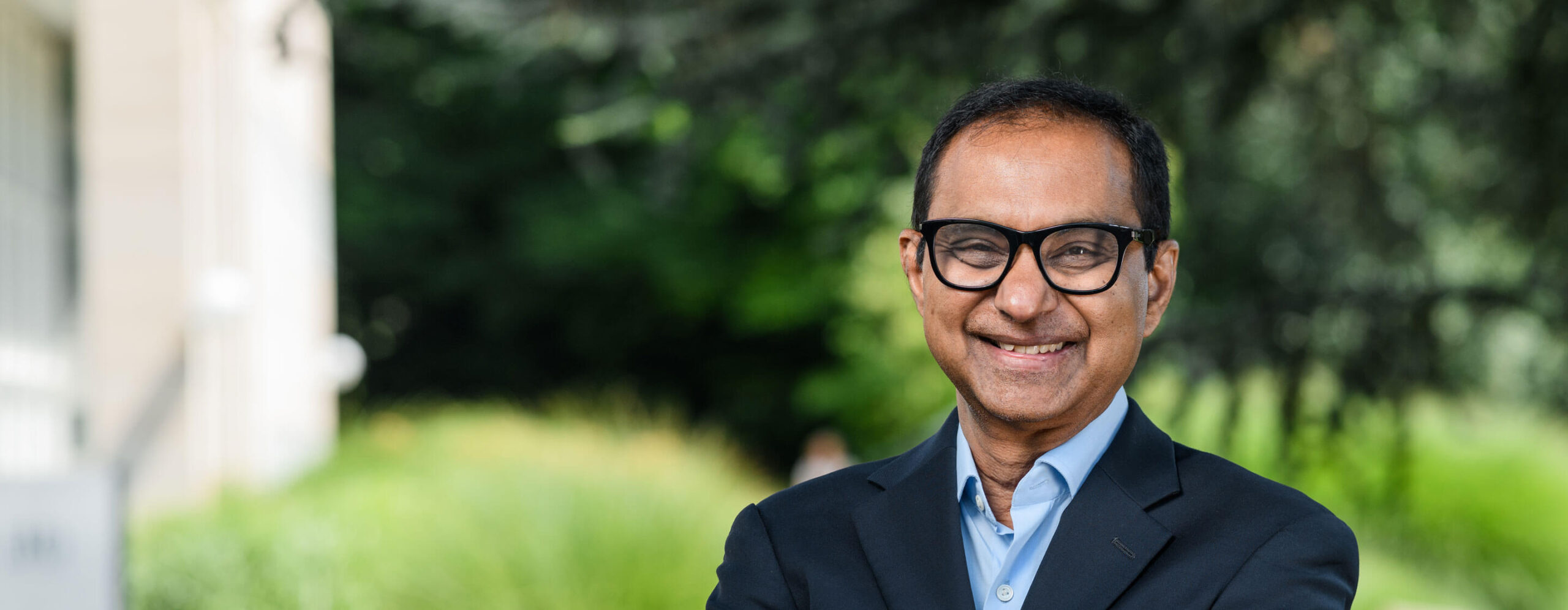 20221006-Faculty-MohanSubramaniam-TopBannerCampus-1440×560-x2-MH-comp - IMD Business School