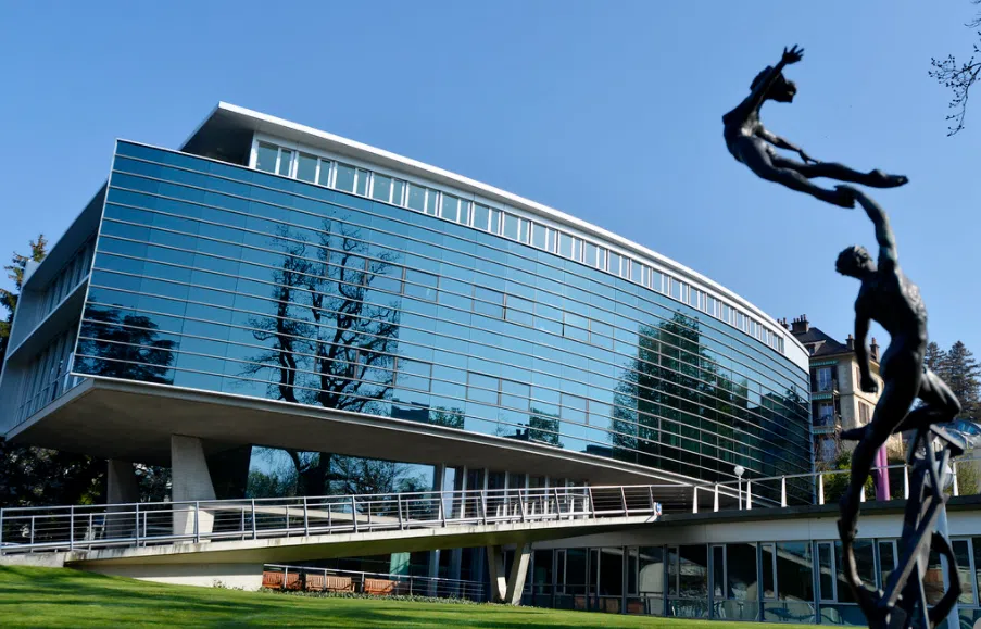 lifting-spirits - IMD Business School
