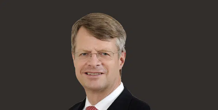 20221103-About-BoardMenbers-PeterWuffli-Card-370×187-x2-MH - IMD Business School