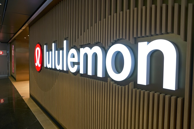 Lululemon luminous sign - IMD Business School