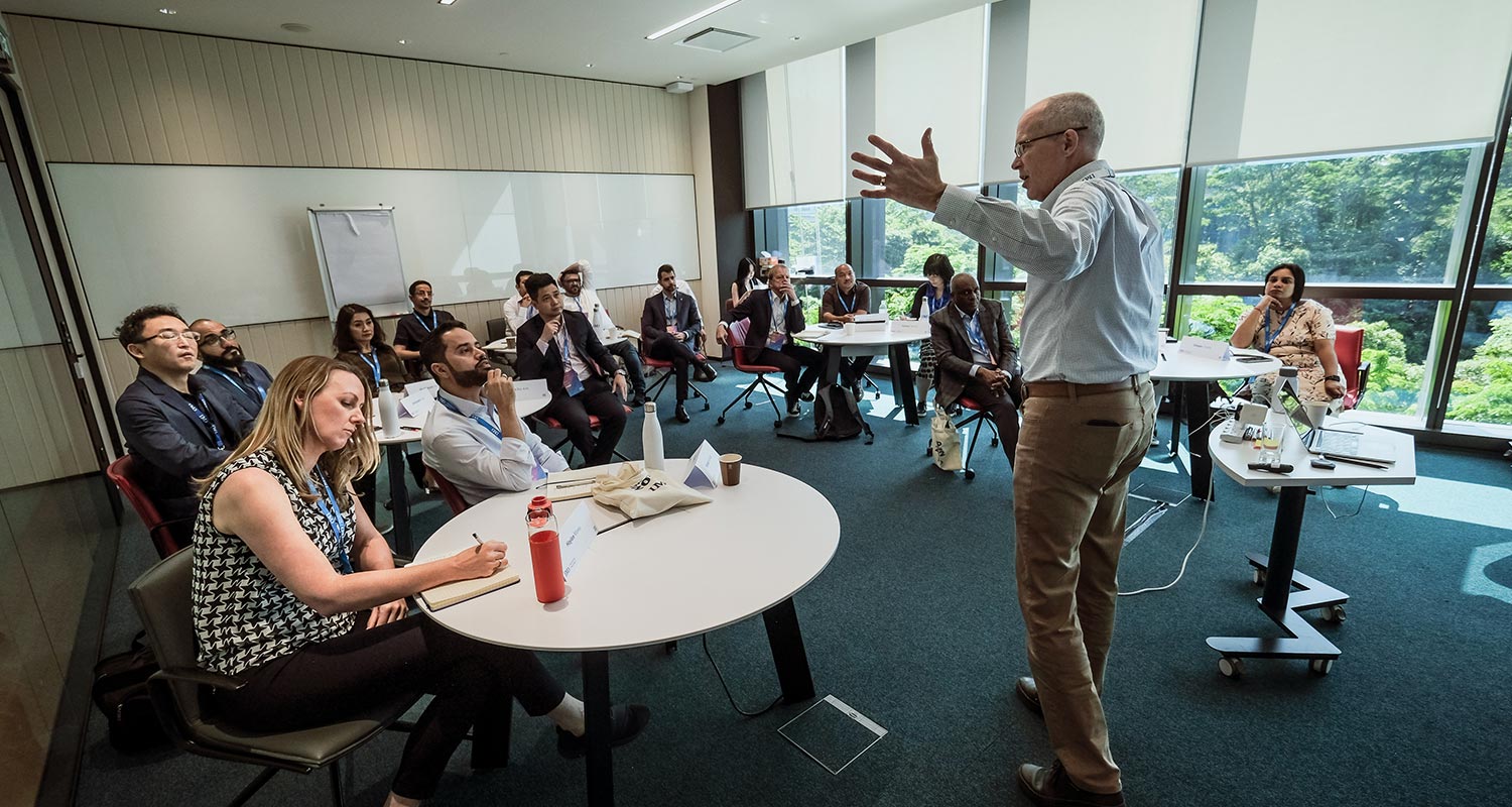 20230307-CustomPrograms-Overview-Faculty-1500×800-AJ - IMD Business School