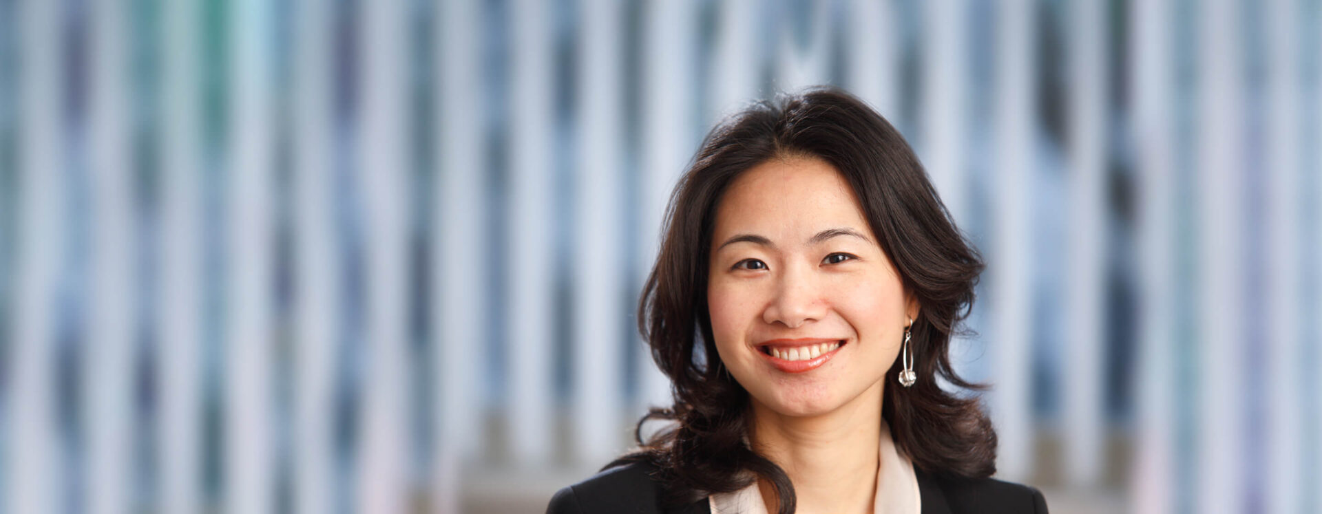 An award-winning organizational scholar and expert in psychological safety and error management, Lei’s work focuses on how teams can adapt in complex, time-pressured, and consequence-laden environments. - IMD Business School