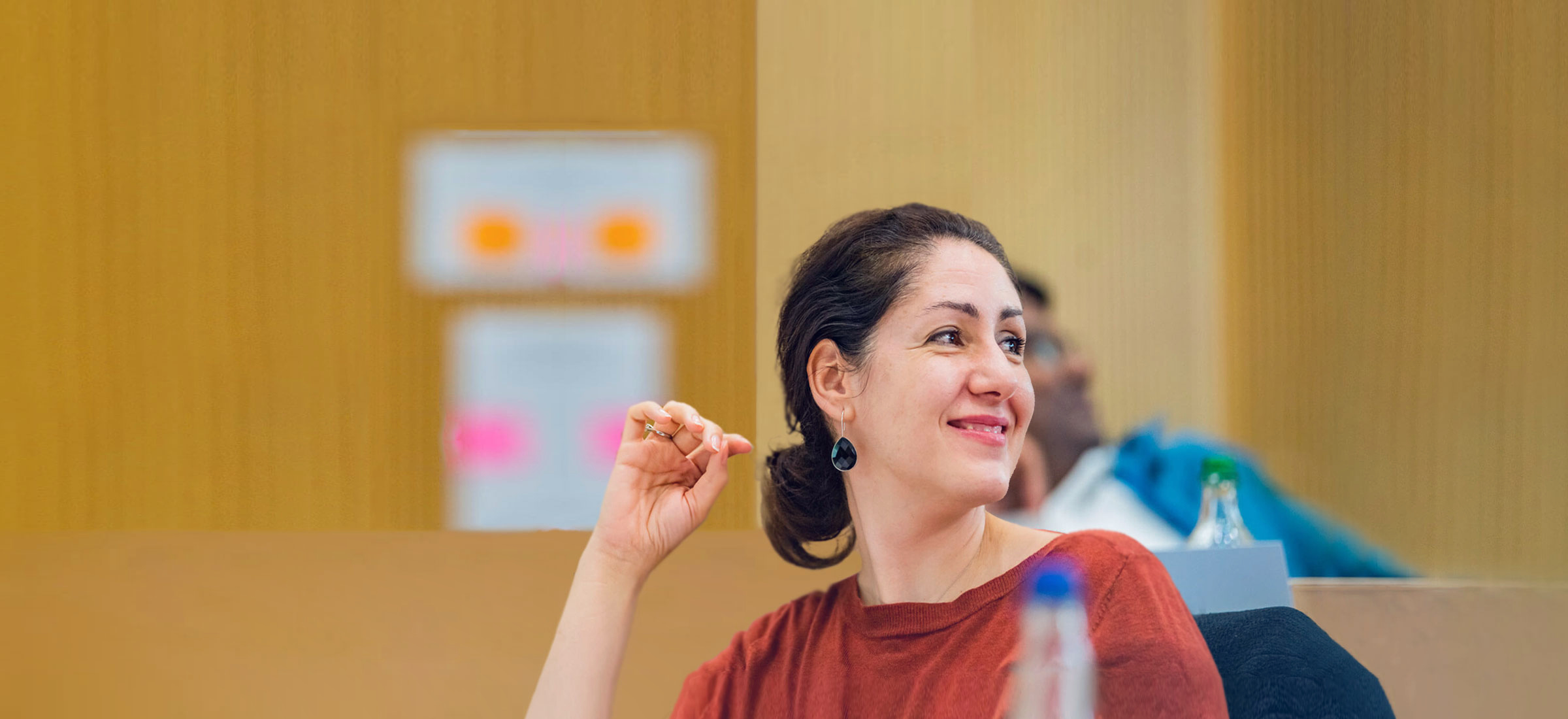 20230413-AMP-TopBanner-Tablet-2400×1100-BlueFilter-5 - IMD Business School