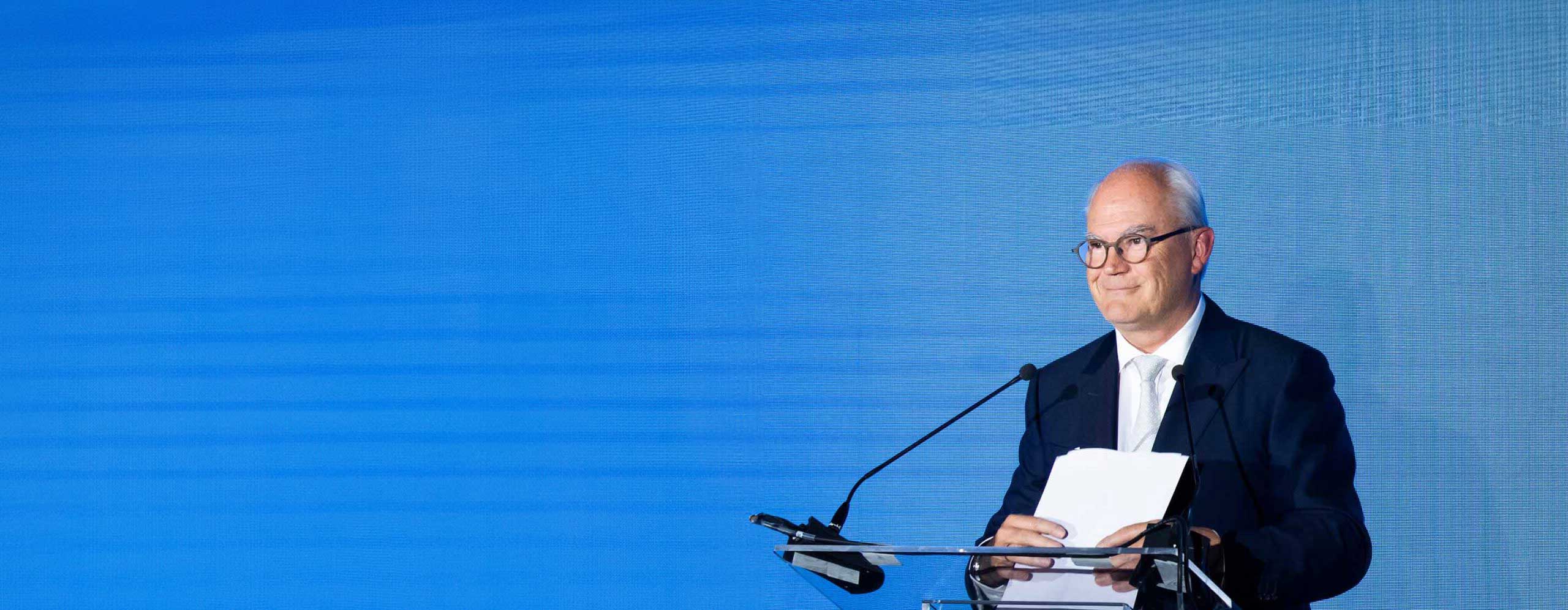 20231024-Centers-VAMI-About-Michel-2880×1120-2 - IMD Business School