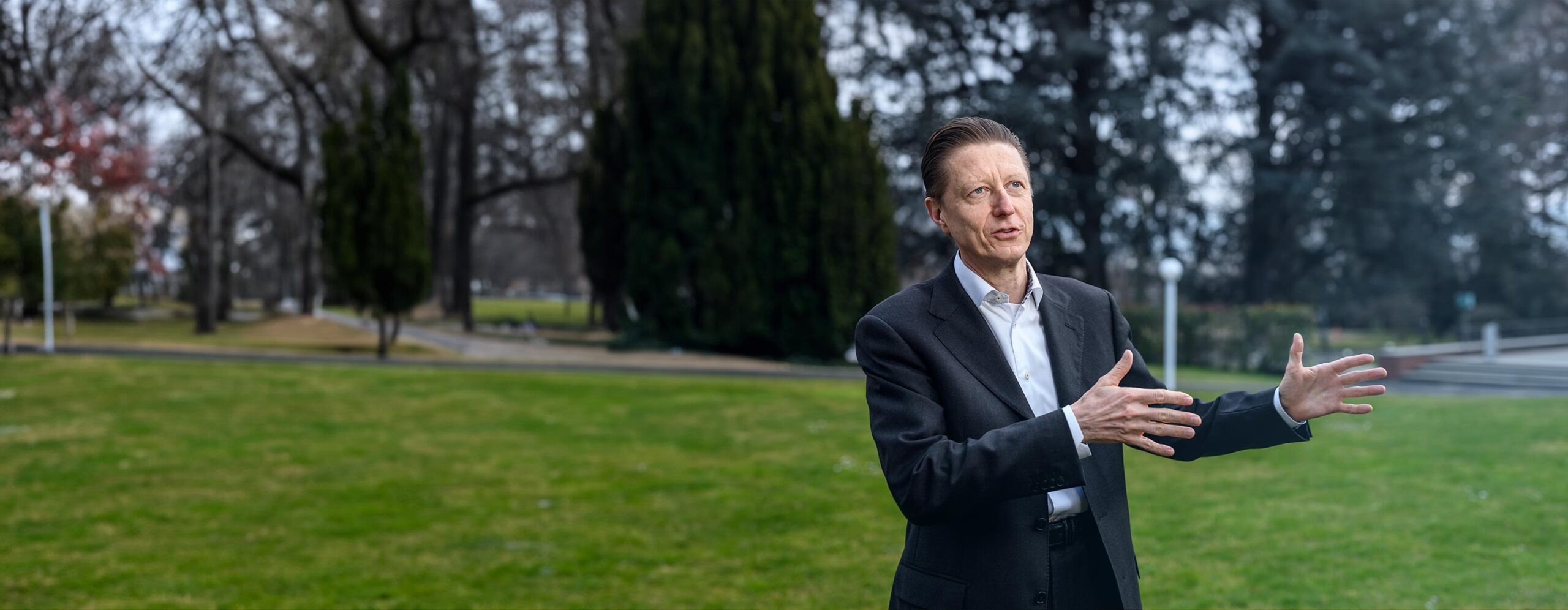 20231101-GBC-About-TopBanner-2880×1120-BlueFilter - IMD Business School