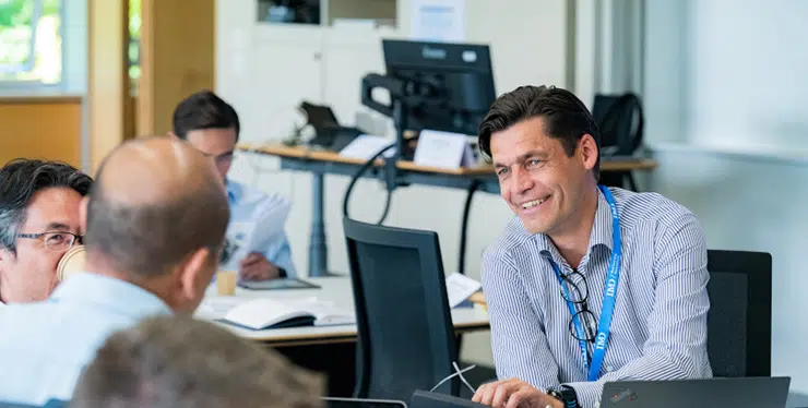 20230614-CustomPrograms-SimpleCard-740×374-asset6 - IMD Business School