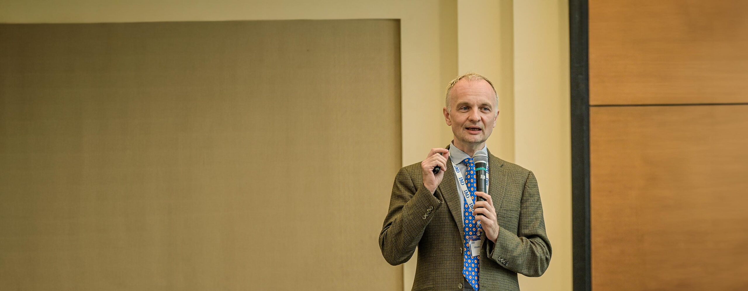 20230810-Centers-StrategyTalentSolutions-About-TopBanner-2880×1120 - IMD Business School