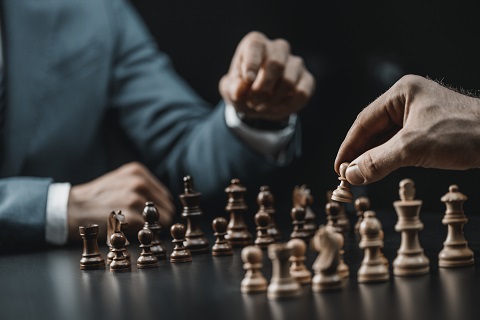 Depositphotos_163441282_XL-Copy - IMD Business School People playing chess - IMD Business School