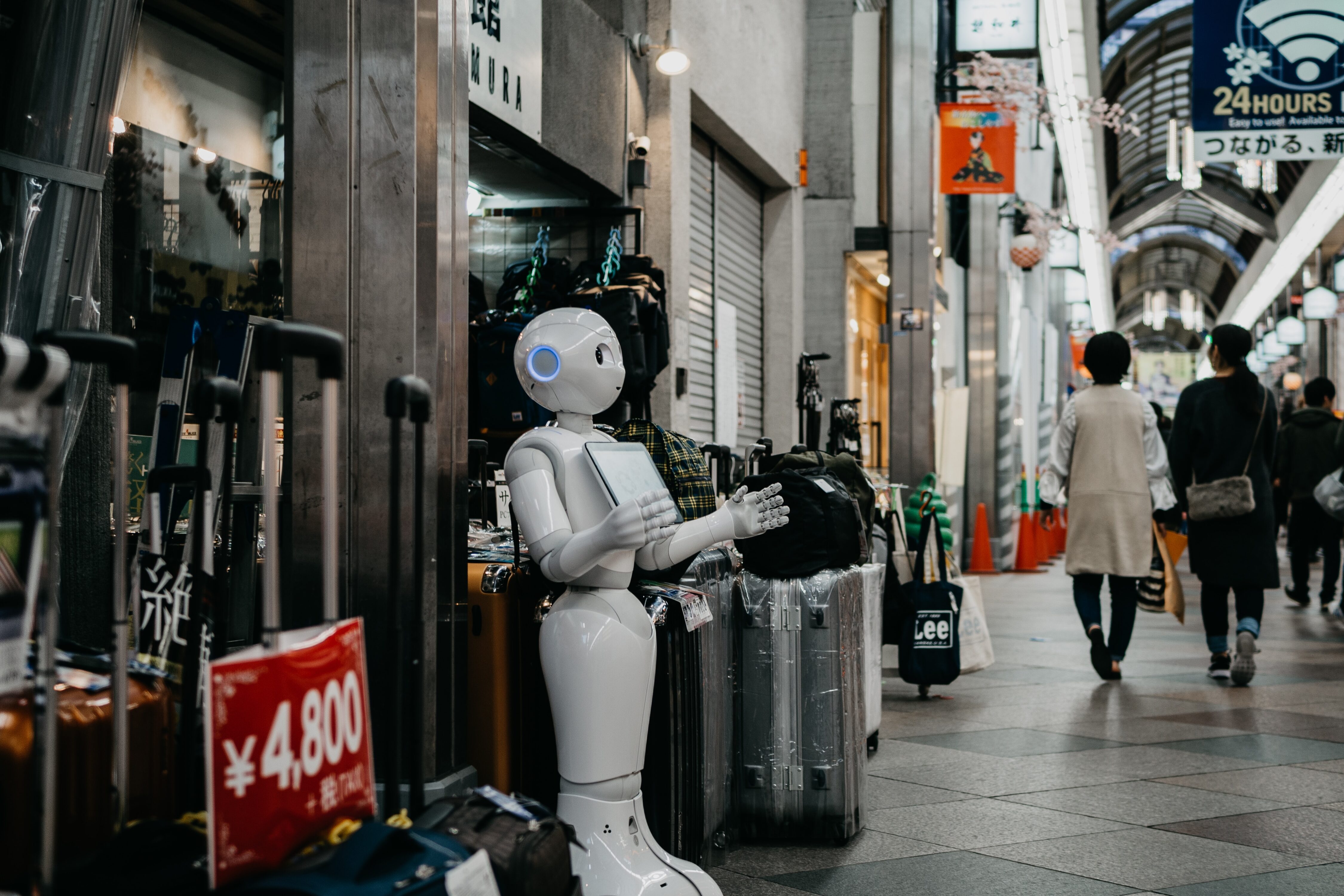 lukas-hND1OG3q67k-unsplash robot