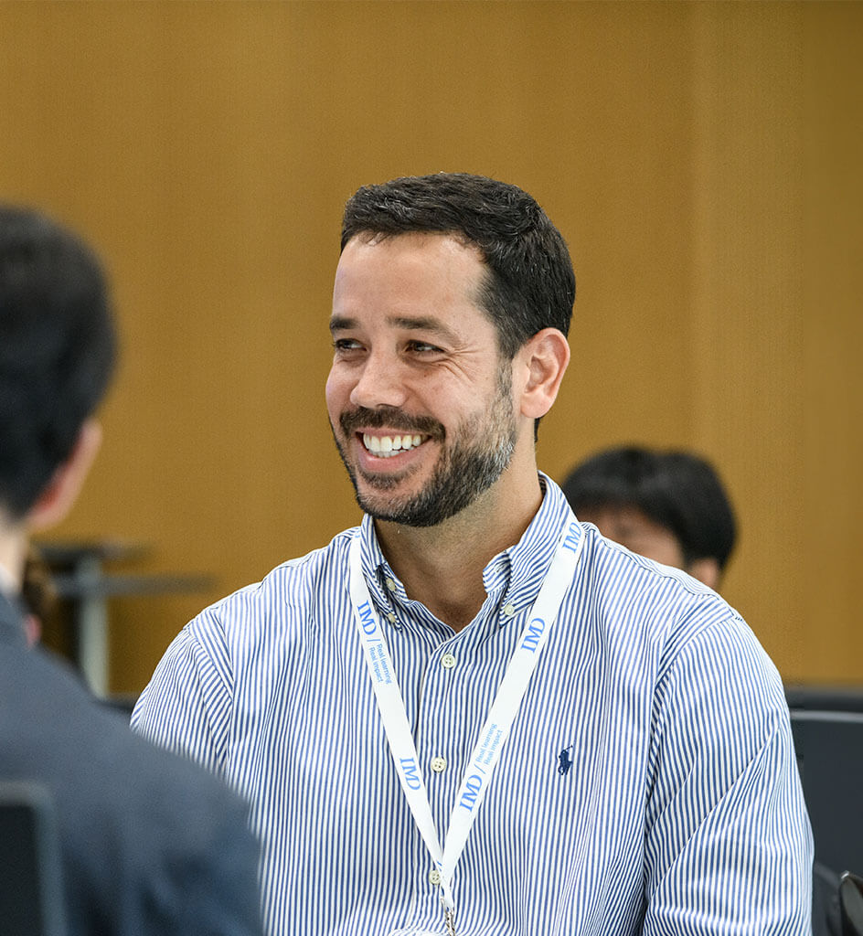 20231002-YourClass-590×640-x2-944×1024 15 - IMD Business School