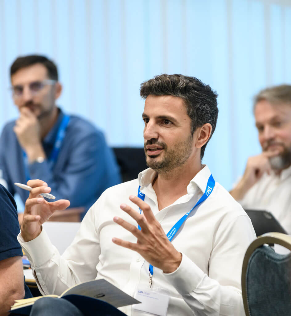 20231002-YourClass-590×640-x2-944×1024 28 - IMD Business School