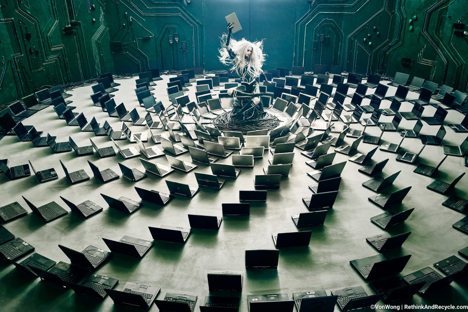 Every day, 142,000 computers are thrown away in the US alone