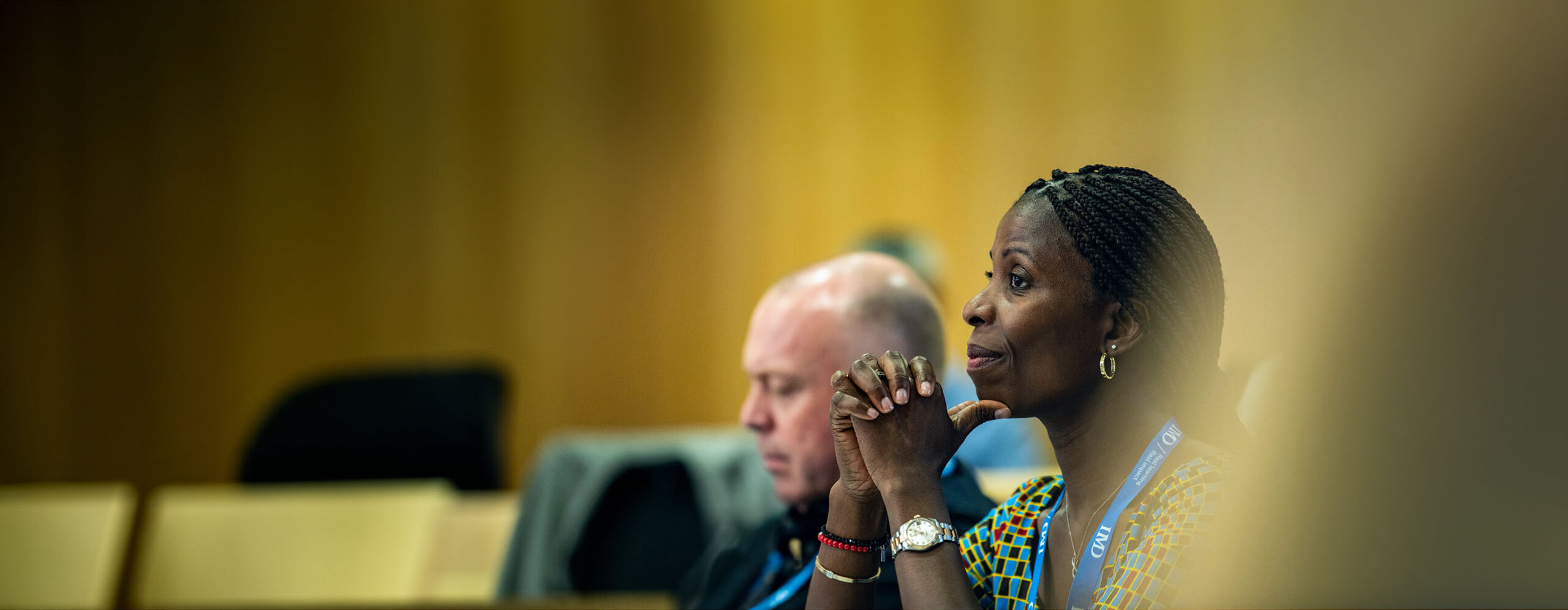 20231207-GlobalPages-Diplomas-TopBanner-BlueFilter-Desktop-2880×1120 - IMD Business School