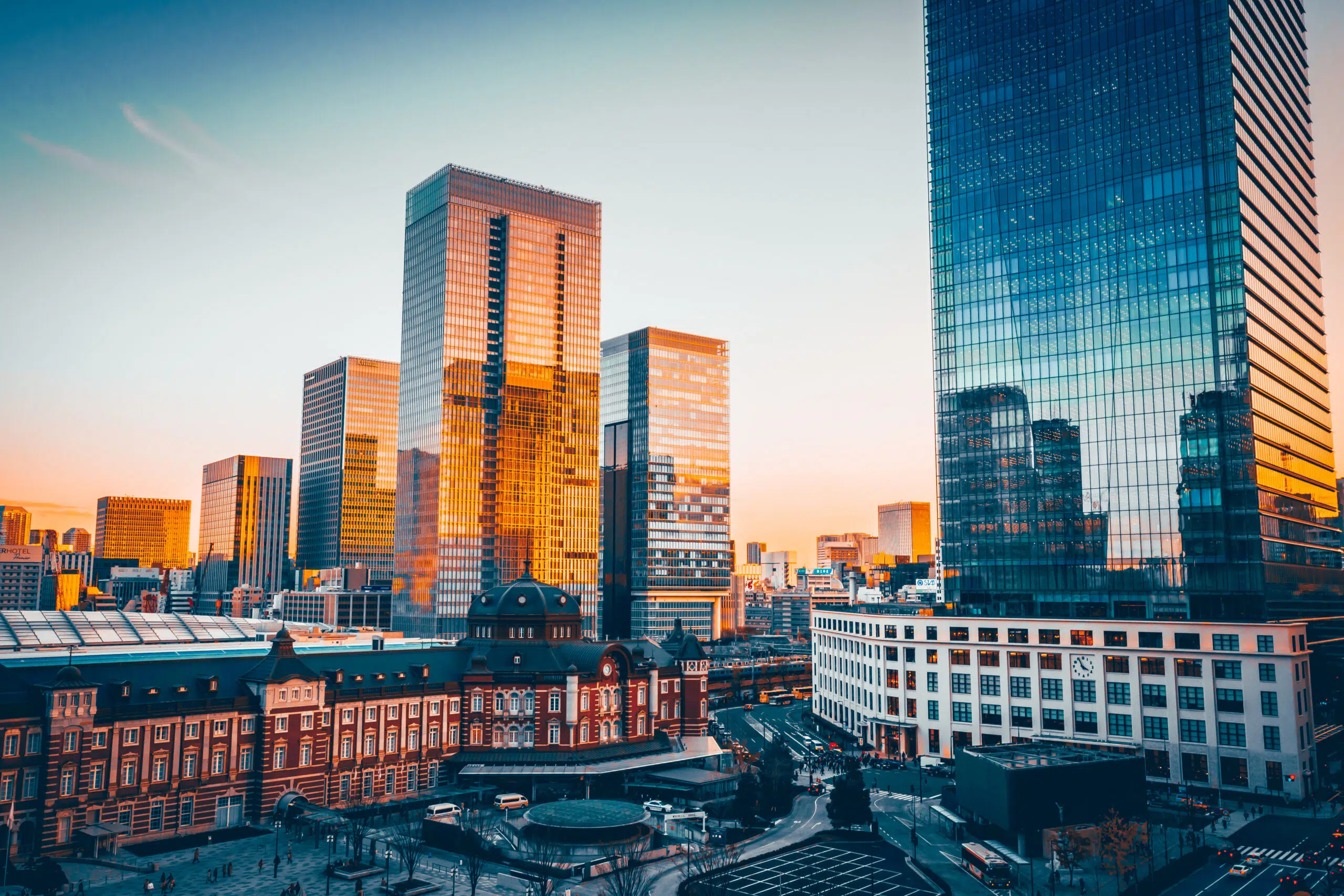Look who I know! How family firms seek to overcome their “outsider” status as they expand internationally
