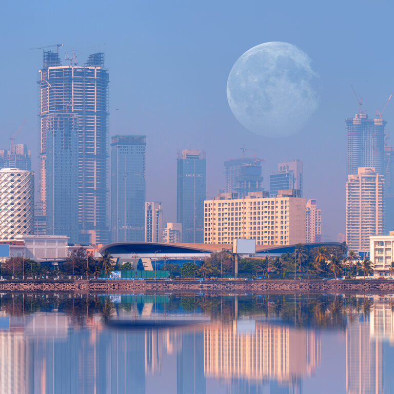 Mumbai is the financial and entertainment capital of India - Con