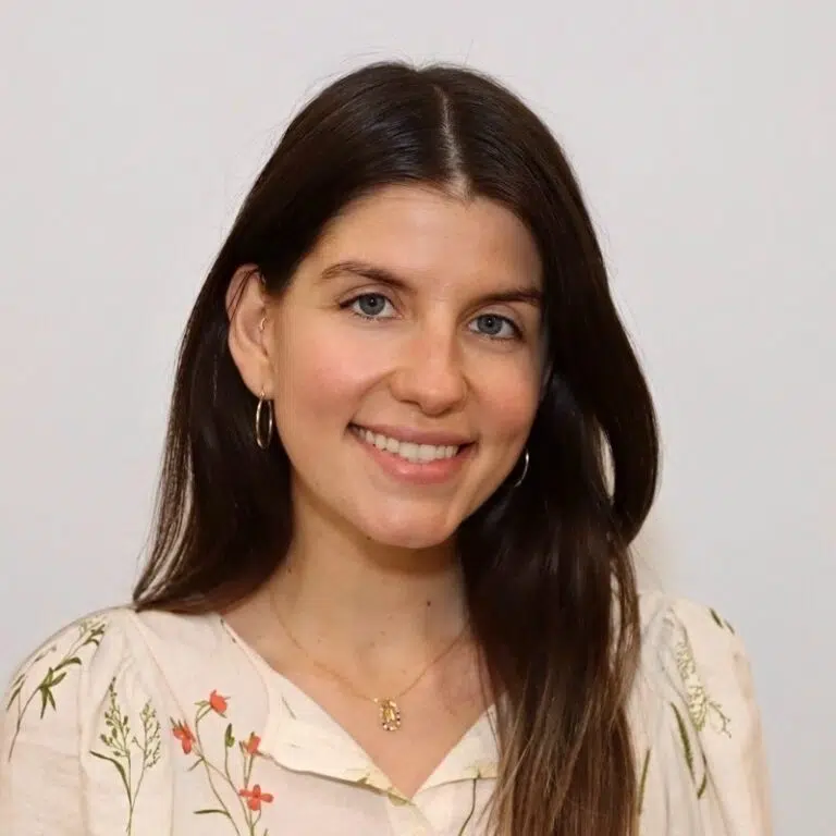 Maria Tokarska - IMD MBA - DIsney - IMD Business School Maria Tokarska - IMD MBA - DIsney - IMD Business School