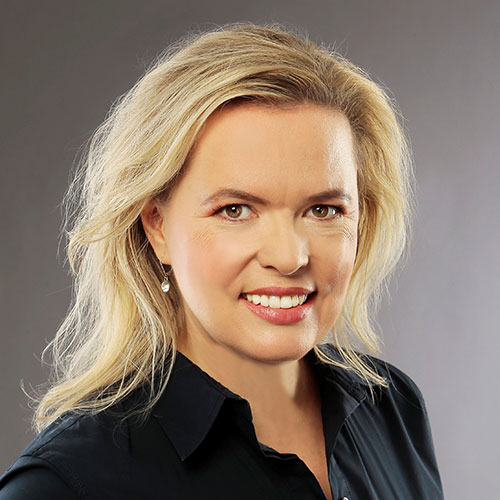 Adriana-Jahnakova_500x500 - IMD Business School