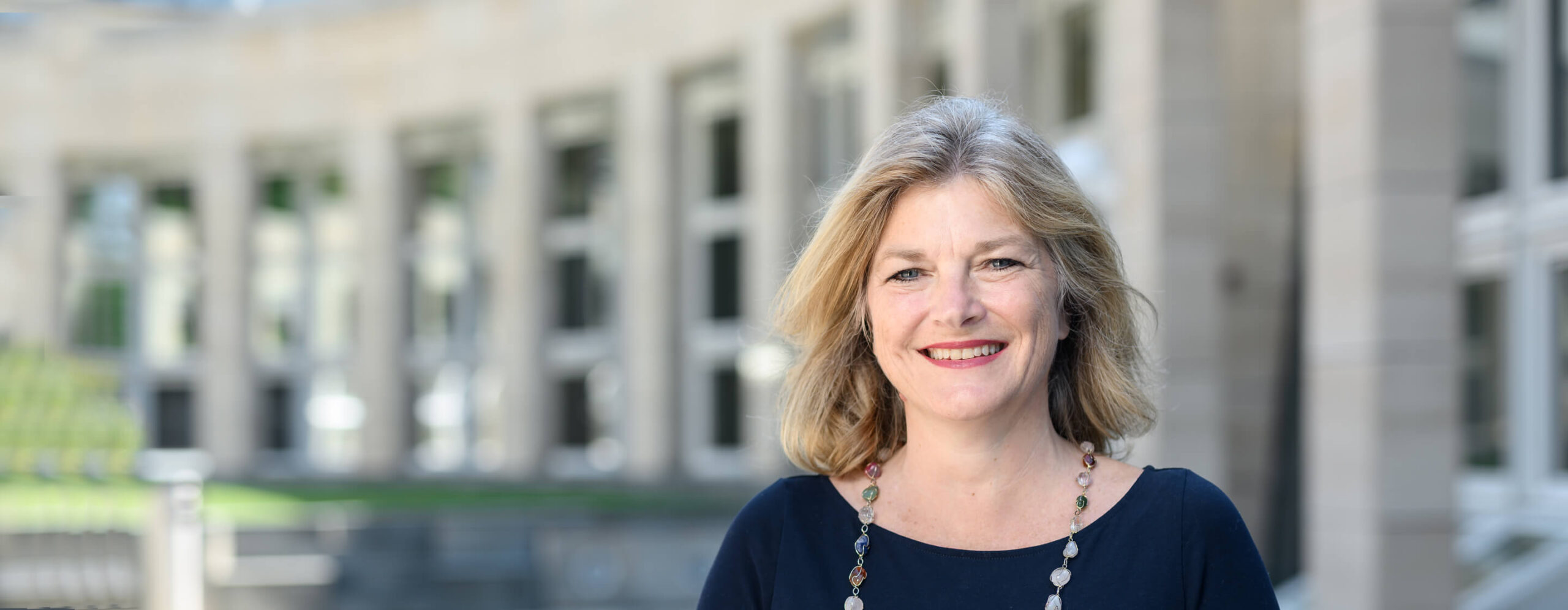 20220901-Faculty-HeatherCairnsLee - IMD Business School