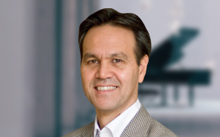 20241105-Luxury-forum-profile-picture-Ian-Stewart-320x200 - IMD Business School  - IMD Business School