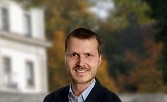 NEW-Lars-325x200 1 - IMD Business School - IMD Business School