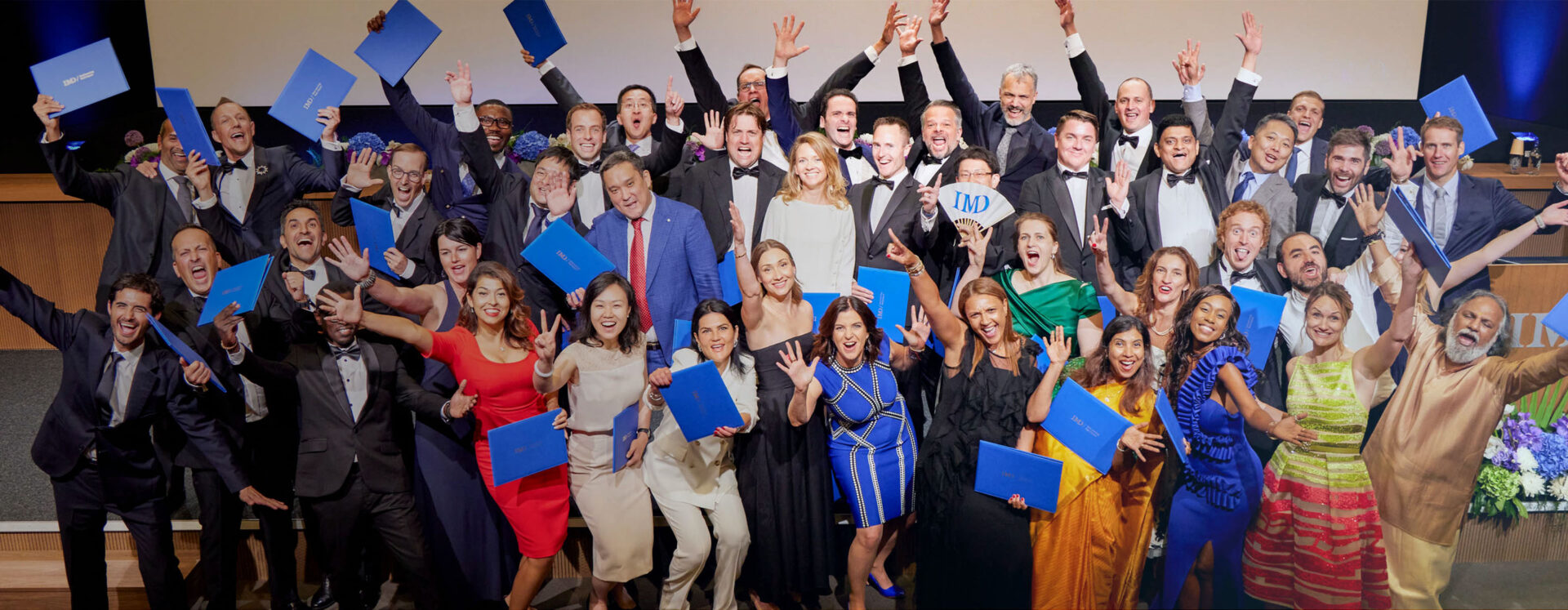 20250604-EMBA-Web-assets-grad-desktop-2880x1120 - IMD Business School - IMD Business School