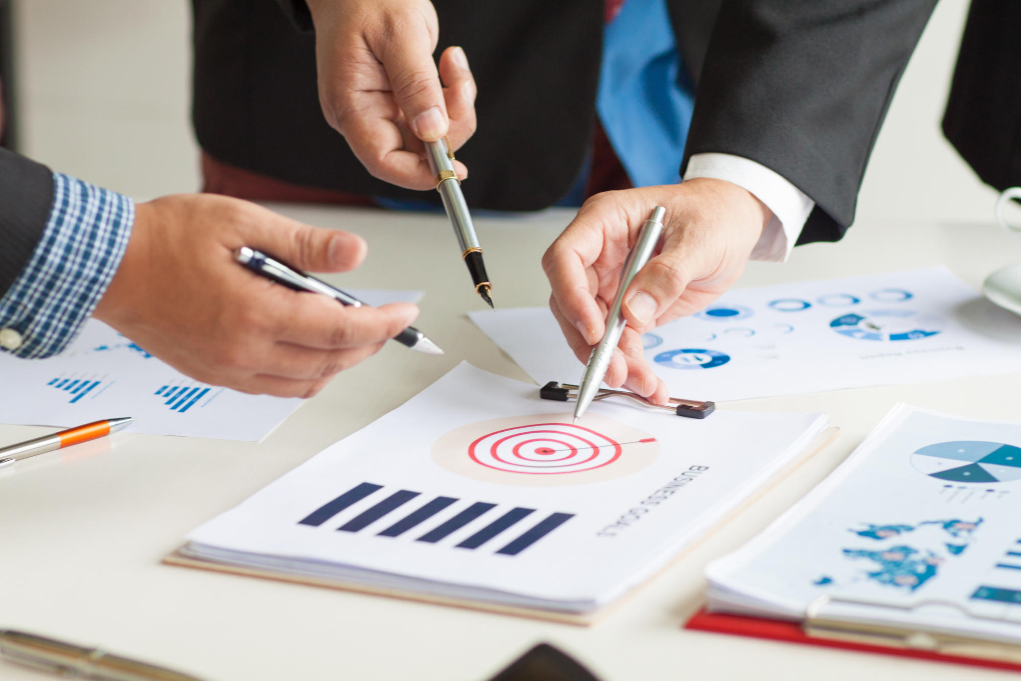 Business team planning for business goals Concepts about goals - IMD Business School