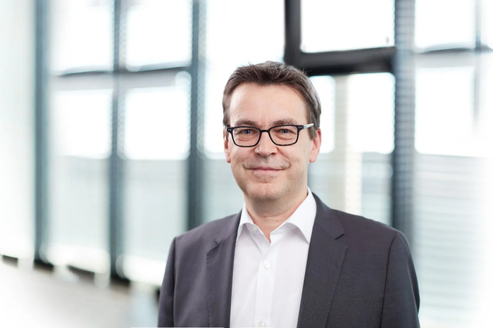 andreas-muth-v2 - IMD Business School