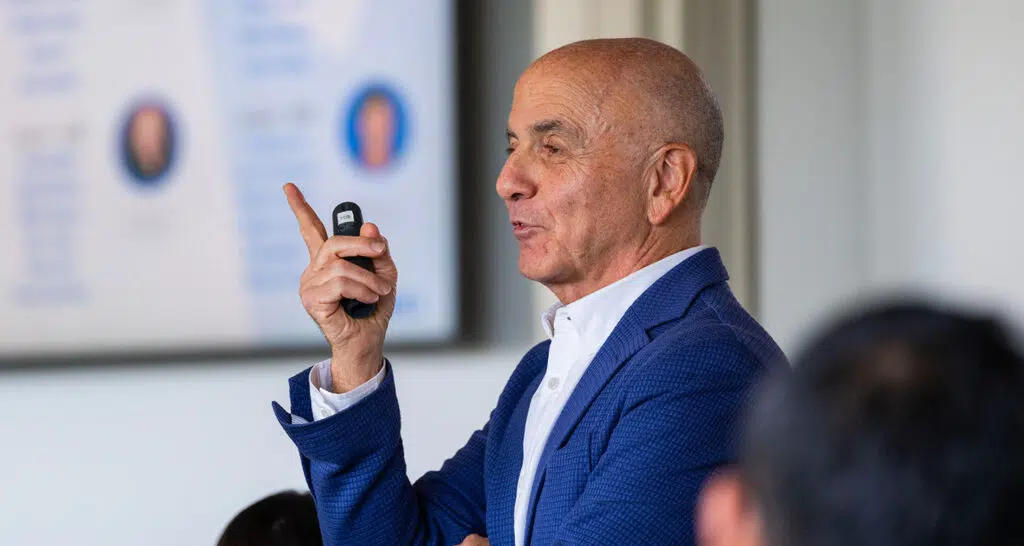 Shlomo Ben-Hur, Leading Behavioral Change Program Co-Director - IMD Business School