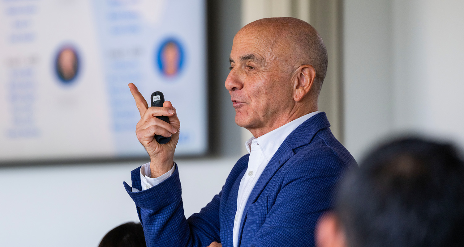 Shlomo Ben-Hur, Leading Behavioral Change Program Co-Director - IMD Business School