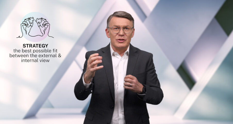 Stefan Michel, Program Director of IMD's online Strategic Thinking program - IMD Business School