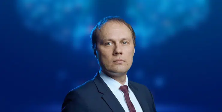 20251202-Alumni-Life_Sciences_Community-Artur-Diploma_Cards-740x374 - IMD Business School