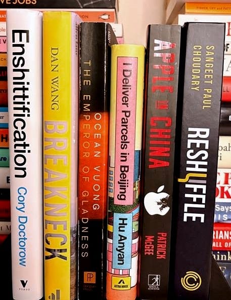 Books on a shelf - IMD Business School