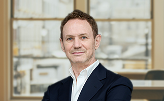 20260421-Spain-Committee_members-Fernando-325x200 - IMD Business School