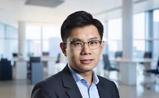 20260427-France-Committee_members-Wei_Shi-325x200 - IMD Business School