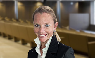 20260617-Alumni-Zurich-Committee_Members-Caroline-325x200 - IMD Business School