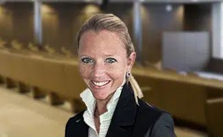20260617-Alumni-Zurich-Committee_Members-Caroline-325x200 - IMD Business School