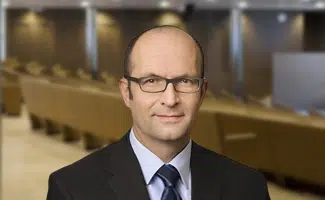 20260617-Alumni-Zurich-Committee_Members-Patrick-325x200 - IMD Business School