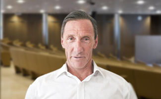 20260617-Alumni-Zurich-Committee_Members-Rico-325x200 - IMD Business School