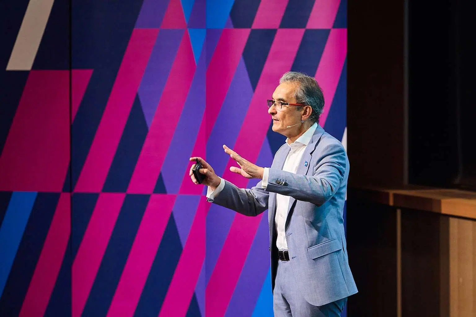 From the J Curve to the L Curve: Can we avoid an 'AI-tocracy'?