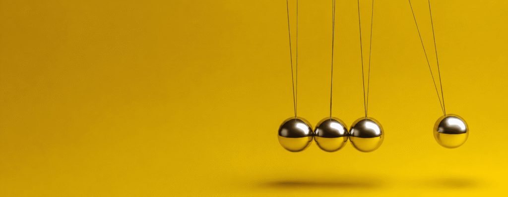 Golden Newton’s cradle in minimal space - IMD Business School - IMD Business School